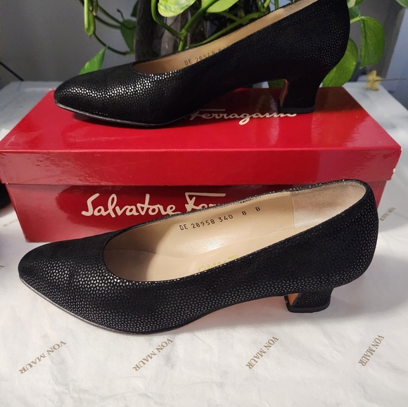 Salvatore Ferragamo women's heels size 8 - Picture 3 of 10